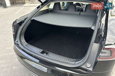 Лифтбек Tesla Model S 2014 в 