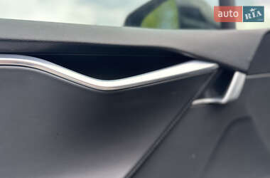Лифтбек Tesla Model S 2014 в 