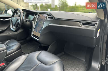Лифтбек Tesla Model S 2014 в 