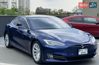Лифтбек Tesla Model S 2017 в 