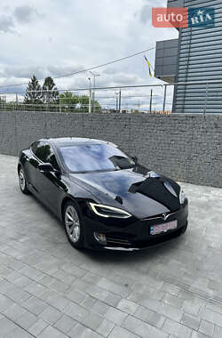 Лифтбек Tesla Model S 2016 в Луцке