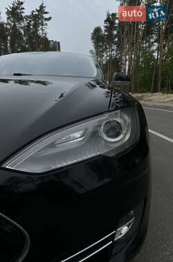 Ліфтбек Tesla Model S 2014 в 