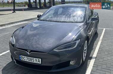 Лифтбек Tesla Model S 2016 в Буске