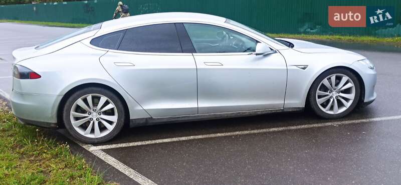 Лифтбек Tesla Model S 2013 в Богородчанах
