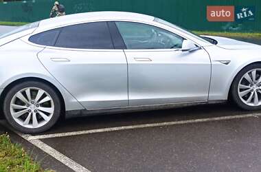 Лифтбек Tesla Model S 2013 в 