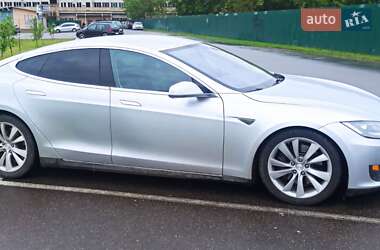 Лифтбек Tesla Model S 2013 в 