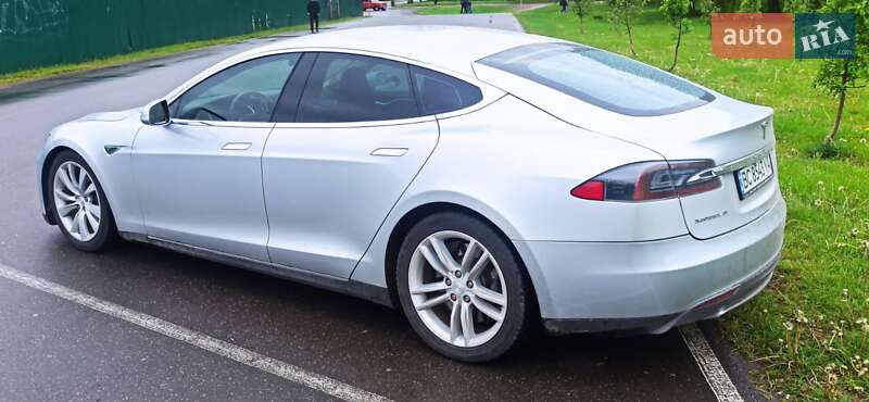 Лифтбек Tesla Model S 2013 в Богородчанах