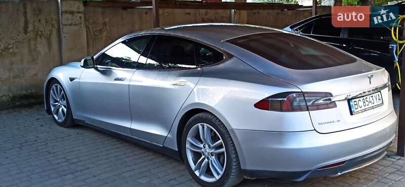 Лифтбек Tesla Model S 2013 в Богородчанах