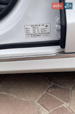 Лифтбек Tesla Model S 2020 в 