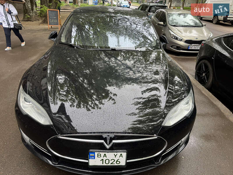 Ліфтбек Tesla Model S 2014 в Миколаєві