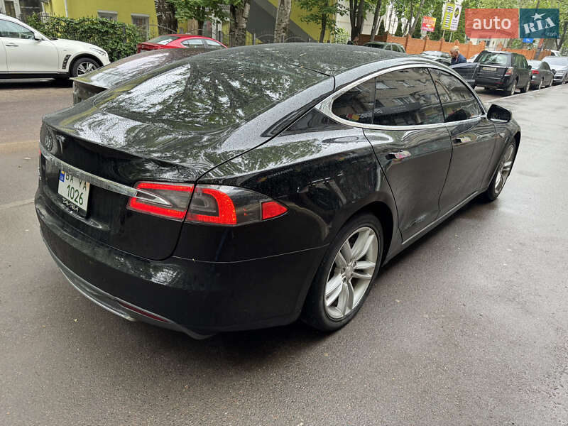 Ліфтбек Tesla Model S 2014 в Миколаєві