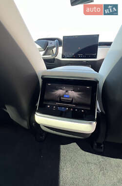 Лифтбек Tesla Model S 2022 в 