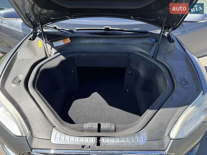 Лифтбек Tesla Model S 2013 в Днепре