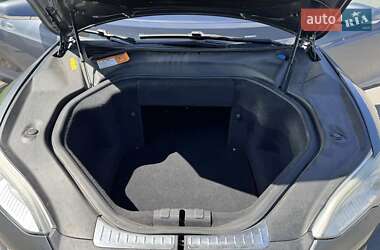 Ліфтбек Tesla Model S 2013 в 