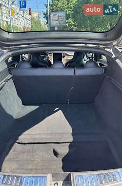Ліфтбек Tesla Model S 2013 в 