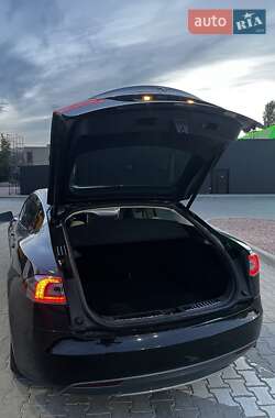 Лифтбек Tesla Model S 2013 в 