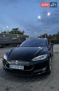 Лифтбек Tesla Model S 2013 в 