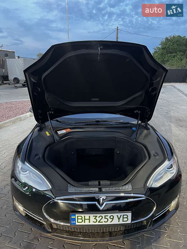 Ліфтбек Tesla Model S 2013 в Одесі
