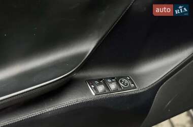 Лифтбек Tesla Model S 2013 в 