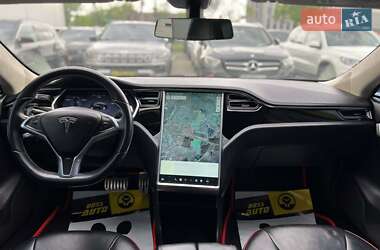 Лифтбек Tesla Model S 2013 в 