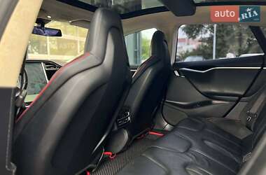 Лифтбек Tesla Model S 2013 в 
