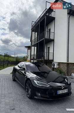 Лифтбек Tesla Model S 2017 в 