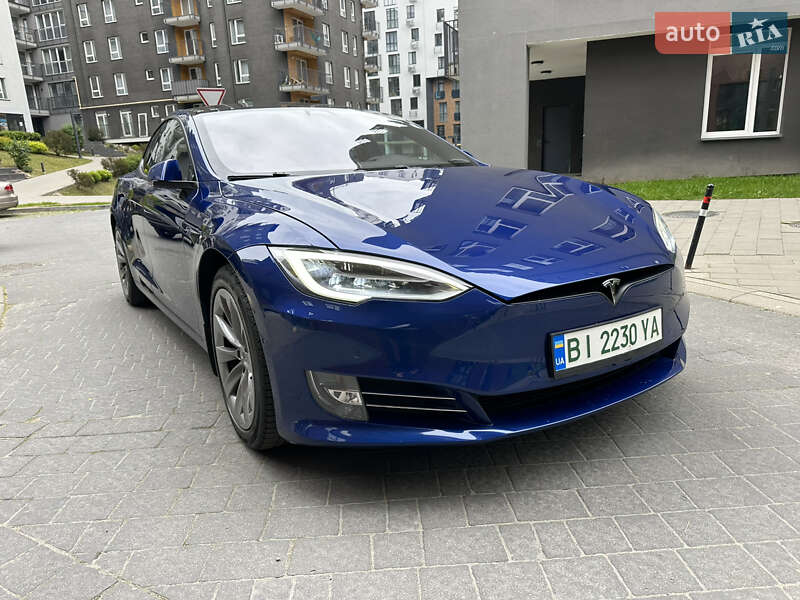 Лифтбек Tesla Model S 2020 в Львове