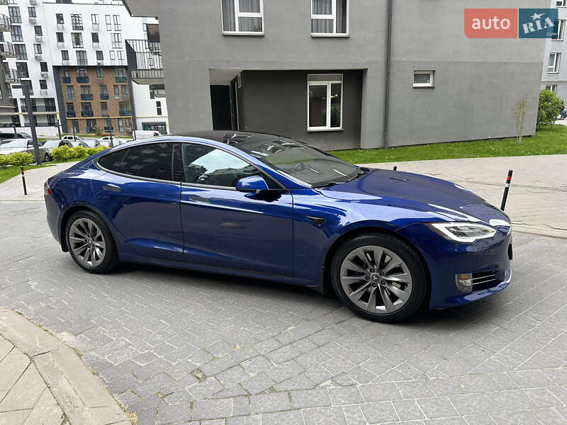 Лифтбек Tesla Model S 2020 в Львове