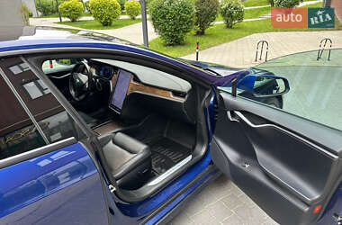 Лифтбек Tesla Model S 2020 в 