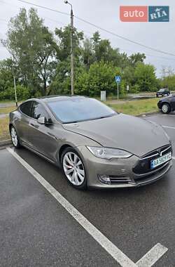 Ліфтбек Tesla Model S 2015 в 
