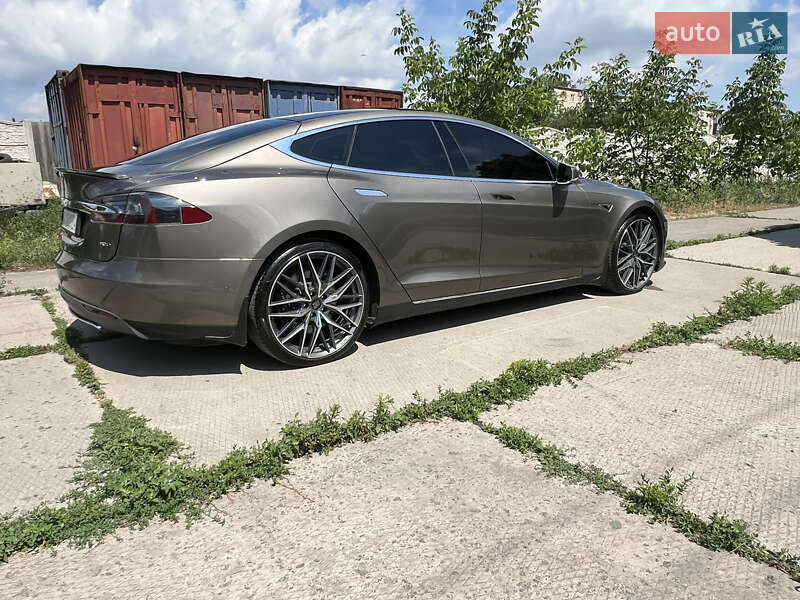 Ліфтбек Tesla Model S 2016 в Харкові фото 7 Ліфтбек Tesla Model S 2016 в Харкові