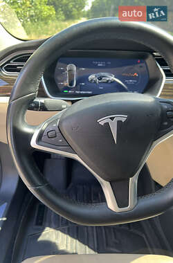 Лифтбек Tesla Model S 2016 в 