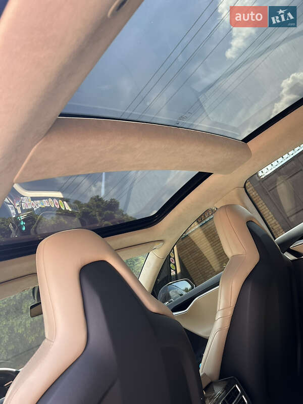 Ліфтбек Tesla Model S 2016 в Харкові фото 17 Ліфтбек Tesla Model S 2016 в Харкові