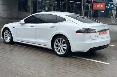 Лифтбек Tesla Model S 2016 в 