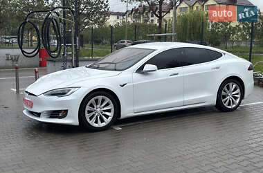 Лифтбек Tesla Model S 2016 в 