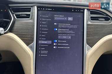 Лифтбек Tesla Model S 2016 в 