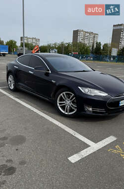 Лифтбек Tesla Model S 2014 в Киеве