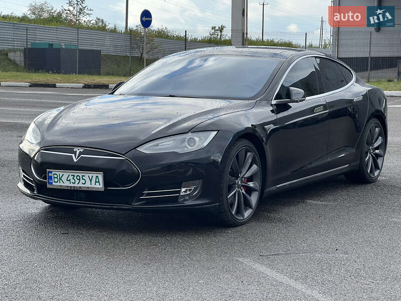 Tesla Model S 2015