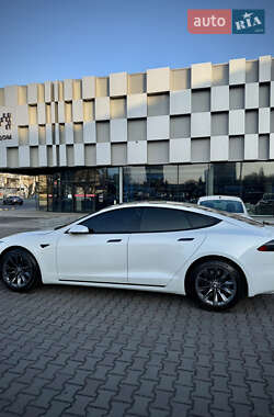 Ліфтбек Tesla Model S 2020 в 