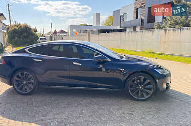 Лифтбек Tesla Model S 2013 в 