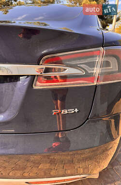 Лифтбек Tesla Model S 2013 в 