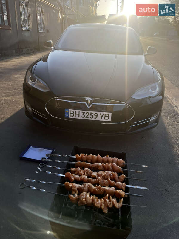 Ліфтбек Tesla Model S 2013 в Одесі