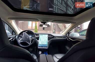 Лифтбек Tesla Model S 2014 в 