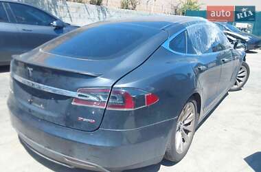 Лифтбек Tesla Model S 2014 в 