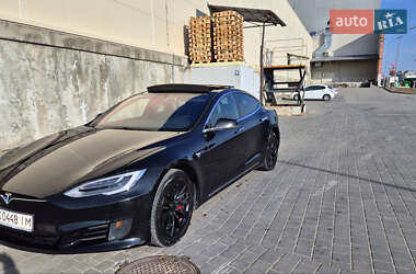 Ліфтбек Tesla Model S 2017 в Львові