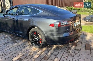 Ліфтбек Tesla Model S 2015 в 