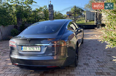 Ліфтбек Tesla Model S 2015 в 