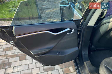 Ліфтбек Tesla Model S 2015 в 