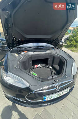Лифтбек Tesla Model S 2014 в 