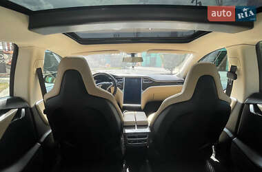 Лифтбек Tesla Model S 2014 в 